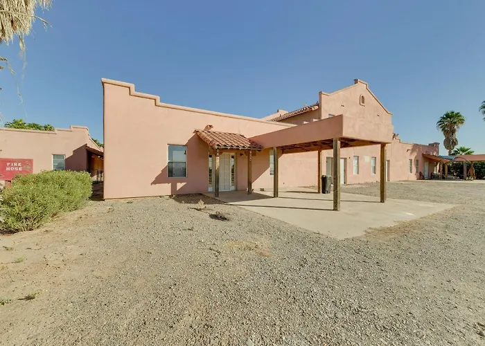 Vacation W/ Community Pool & Courtyard Apartment *